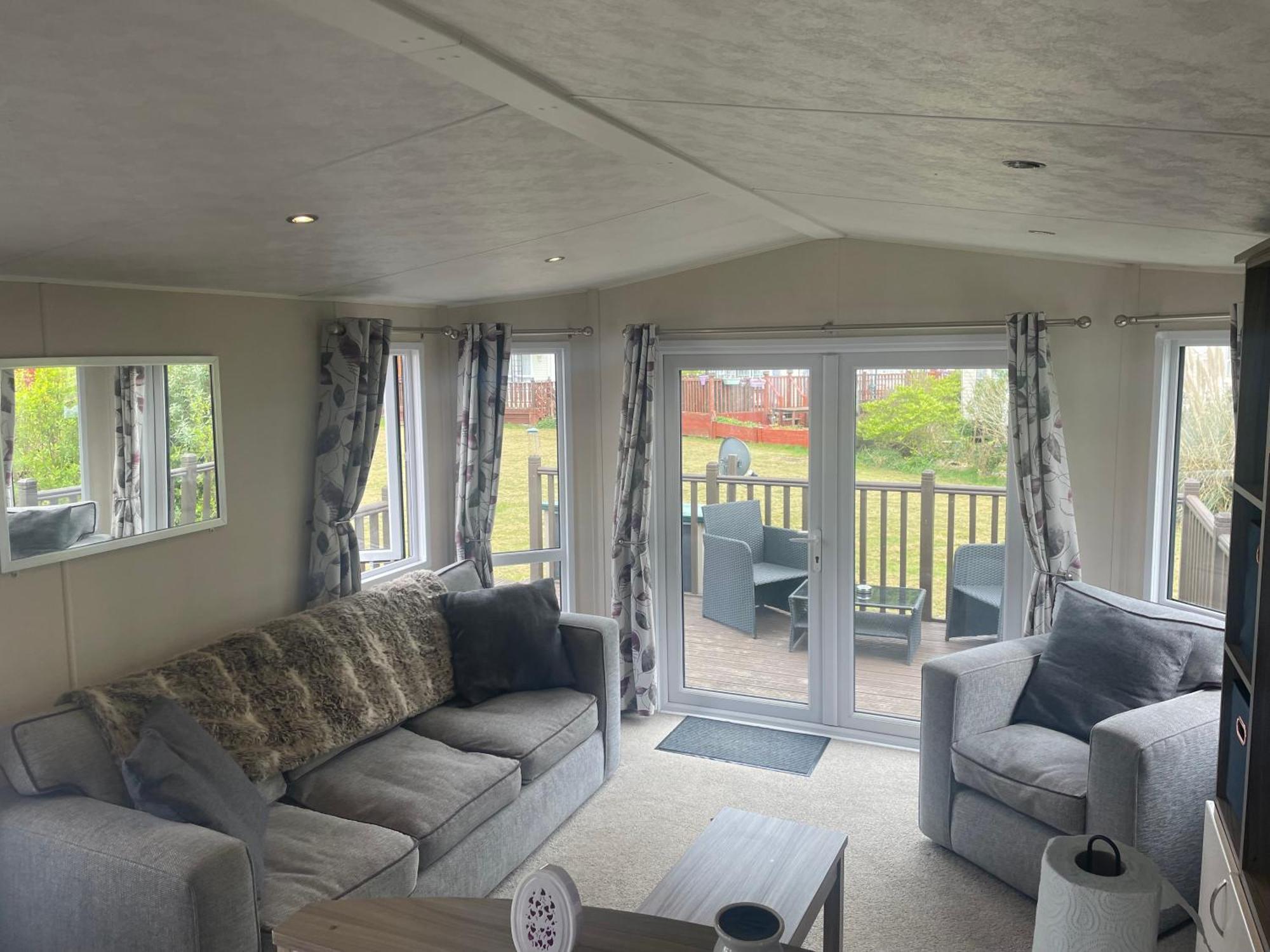 Beautiful 2 Bedroom Caravan On Billing Aquadrome Northampton Dış mekan fotoğraf